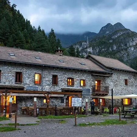 Refugio De Bujaruelo *