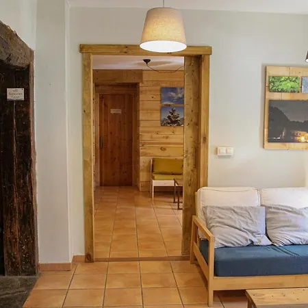 Refugio De Bujaruelo Hostel *