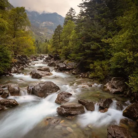 Refugio De Bujaruelo Hostel