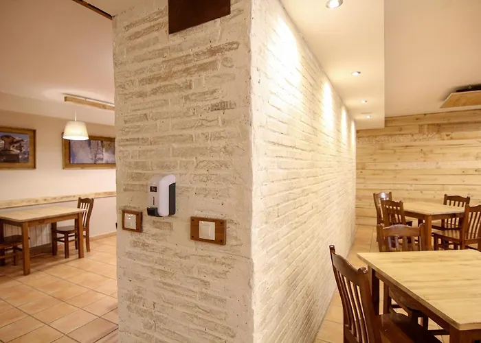 Refugio De Bujaruelo Auberge de jeunesse *