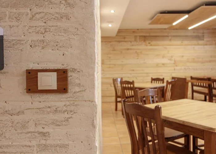 Refugio De Bujaruelo * Torla